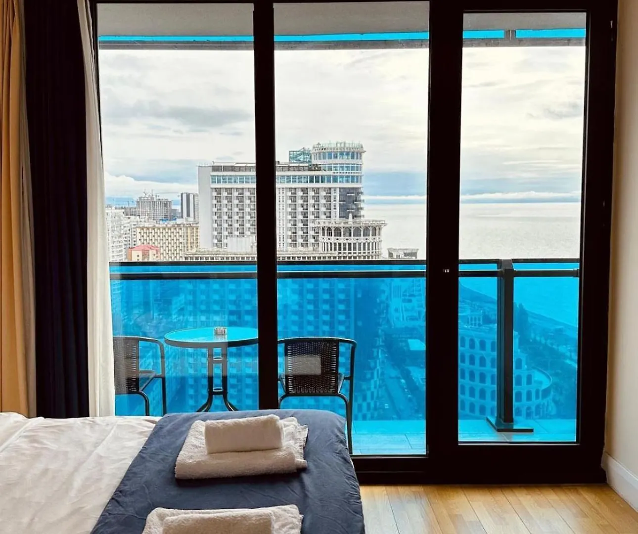 *****  Modern Sea View Aparthotel In Orbi City Batumi Gruzie