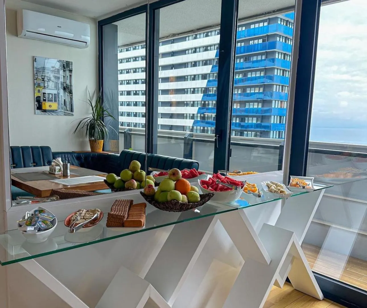 Modern Sea View Aparthotel In Orbi City Batumi