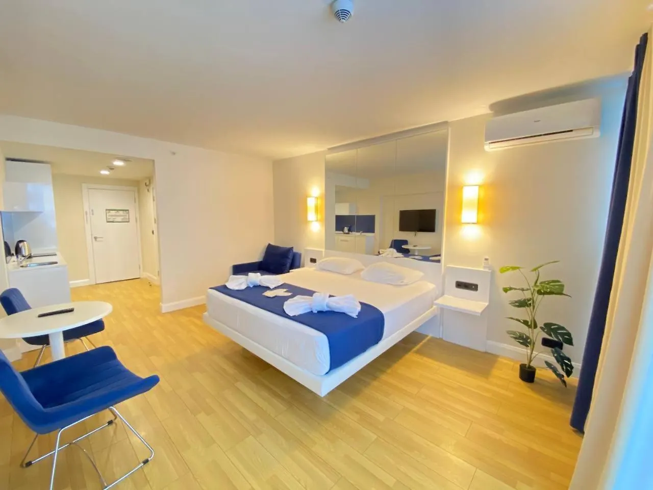 Modern Sea View Aparthotel In Orbi City Batumi